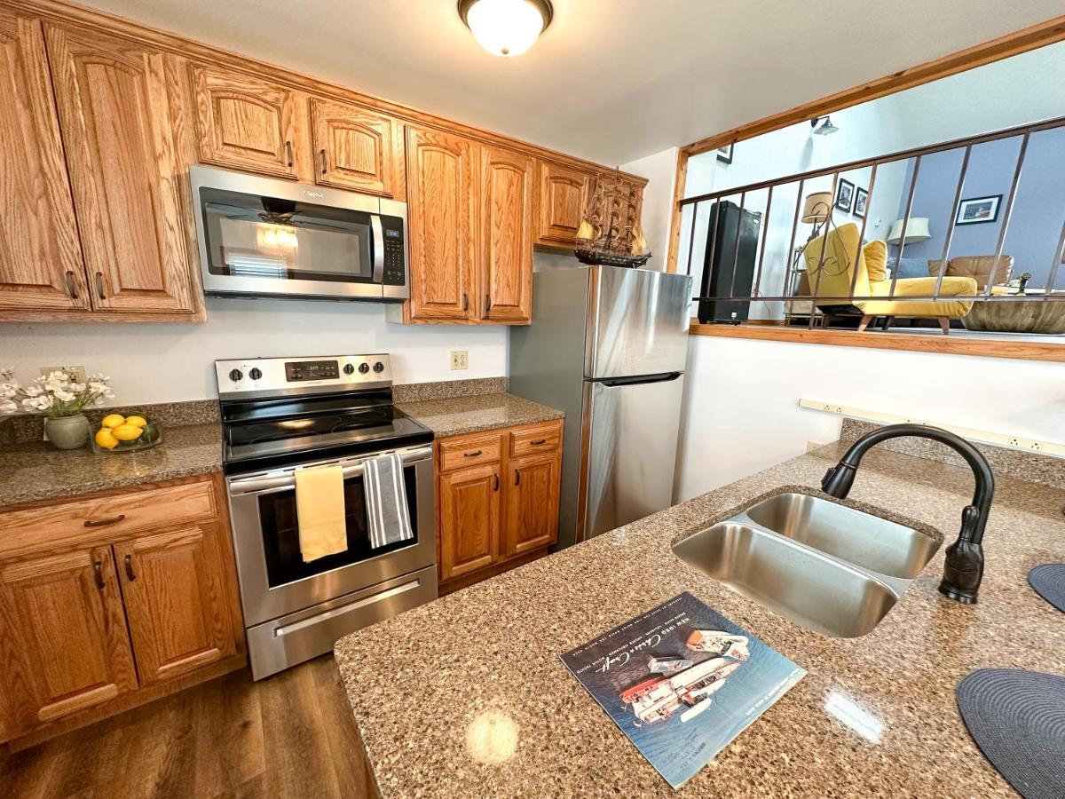 Fun Family Home Near Cedar Point Sandusky Exterior photo