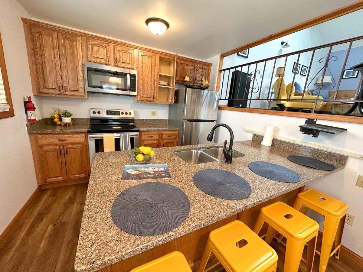 Fun Family Home Near Cedar Point Sandusky Exterior photo